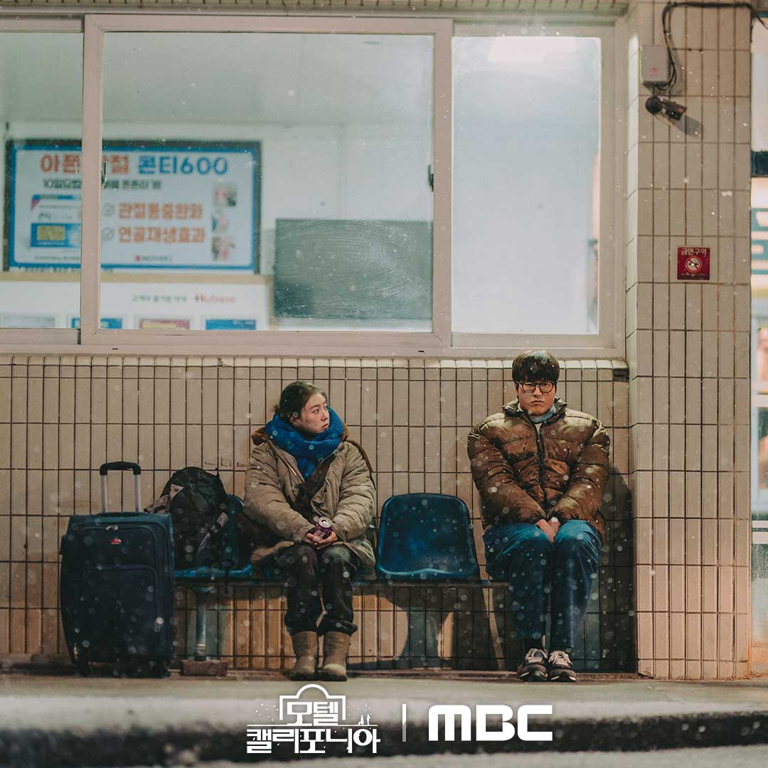 รับชม Motel California (2024) ตอนที่ 2 ซับไทย ที่นี่ ดู! Motel California ย้อนหลัง EP 2 ละคร เต็ม เรื่อง THAI ตอนล่าสุด TV, ดูซีรีส์ Motel California EP 2 ย้อนหลัง ตอนเต็ม ซับไทย Viki ออนไลน์, ซีรีส์เกาหลีโรแมนติก Motel California EP 2 ย้อนหลัง ตอนเต็ม ซับไทย Full-HD